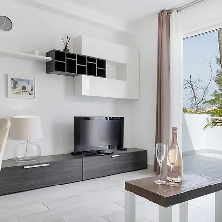 Gabrielle Apartment, Lägenhet *